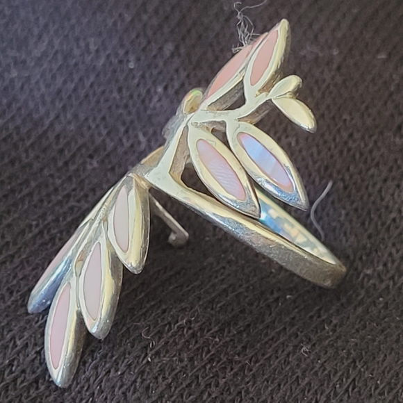 Ring - Picture 2 of 3